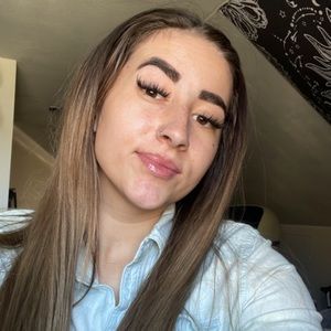 Meet your Posher, Rebecca